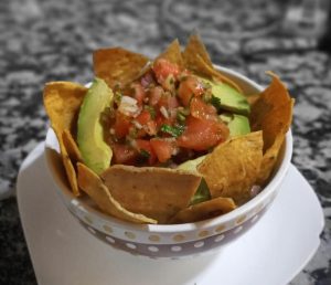 Marisqueria Fofo Chips and Salsa with Avocado 300x258