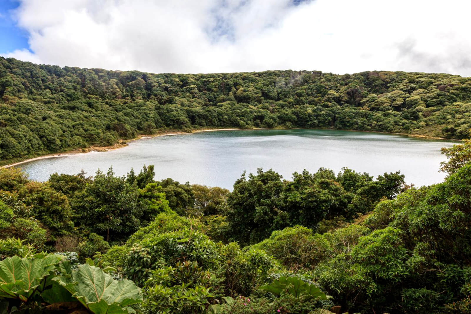 Poás Volcano Park-252964390